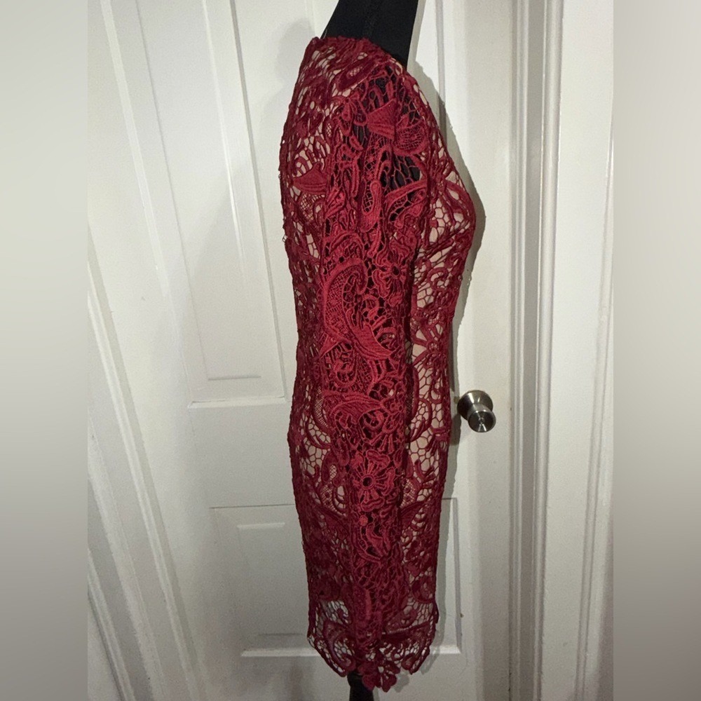 Women's AKIRA black label size medium dress Burgundy Lace Long Sleeve Dress - Picture 3 of 6